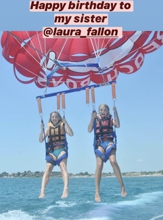 Lucy Fallon feet photo thumbnail