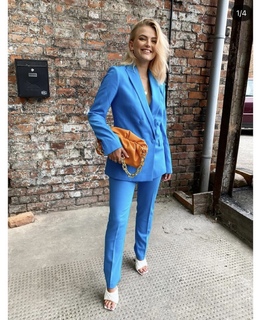 Lucy Fallon feet photo thumbnail