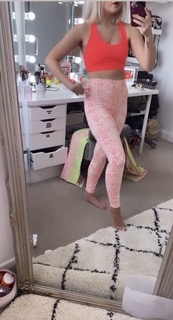 Lucy Fallon feet photo thumbnail