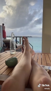 Lucy Fallon feet photo thumbnail