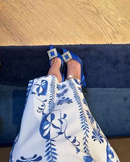 Lucy Fallon feet photo thumbnail