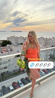 Lucy Fallon feet photo thumbnail