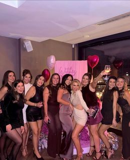 Lucy Fallon feet photo thumbnail