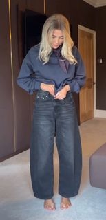 Lucy Fallon feet photo 4