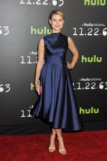 Lucy Fry feet photo thumbnail