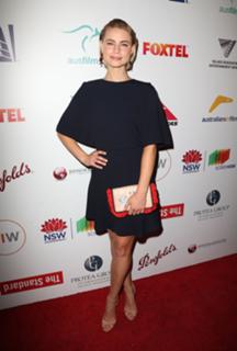 Lucy Fry feet photo thumbnail