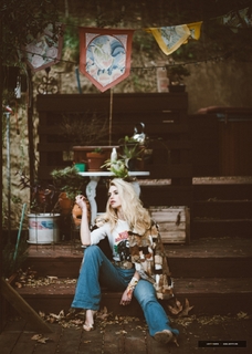 Lucy Fry feet photo thumbnail