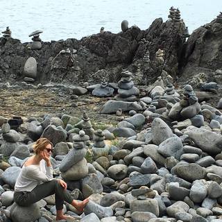 Lucy Fry feet photo thumbnail