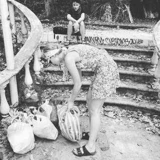 Lucy Fry feet photo thumbnail