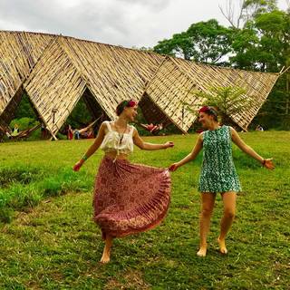 Lucy Fry feet photo thumbnail