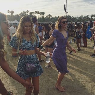 Lucy Fry feet photo thumbnail