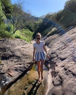 Lucy Fry feet photo thumbnail