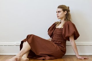 Lucy Fry feet photo thumbnail