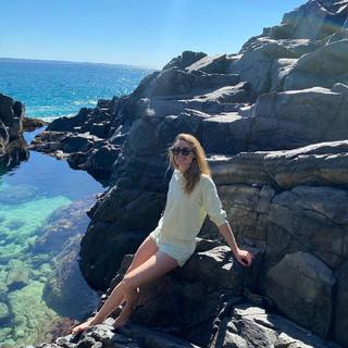 Lucy Fry feet photo thumbnail