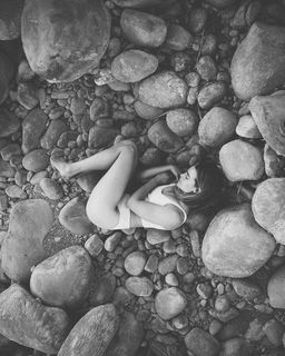 Lucy Fry feet photo thumbnail