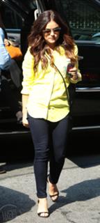 Lucy Hale feet photo thumbnail