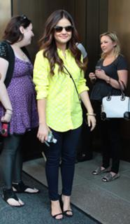 Lucy Hale feet photo thumbnail