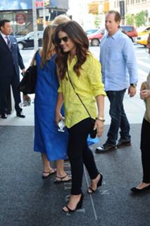 Lucy Hale feet photo thumbnail