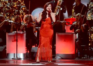 Lucy Hale feet photo thumbnail