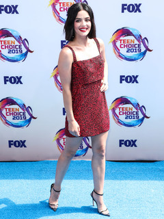 Lucy Hale feet photo thumbnail
