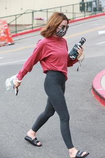 Lucy Hale feet photo thumbnail
