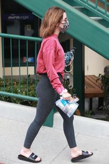 Lucy Hale feet photo thumbnail