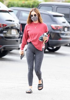 Lucy Hale feet photo thumbnail