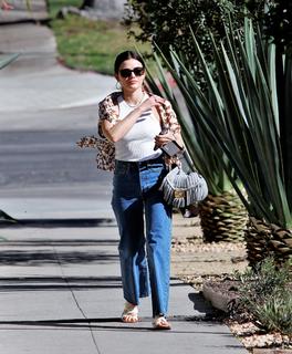 Lucy Hale feet photo thumbnail