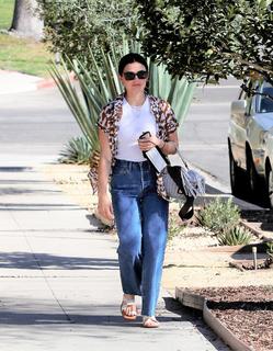 Lucy Hale feet photo thumbnail