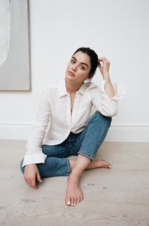 Lucy Hale feet photo thumbnail