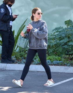 Lucy Hale feet photo thumbnail