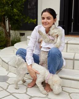 Lucy Hale feet photo thumbnail