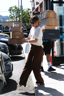 Lucy Hale feet photo thumbnail
