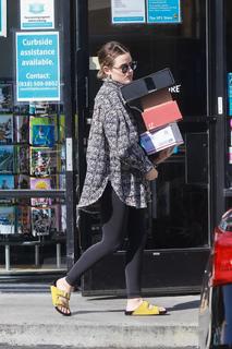 Lucy Hale feet photo thumbnail