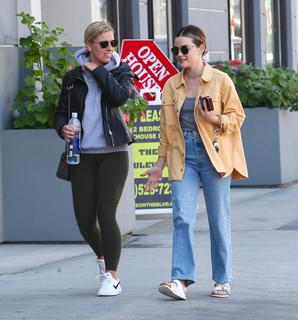 Lucy Hale feet photo thumbnail