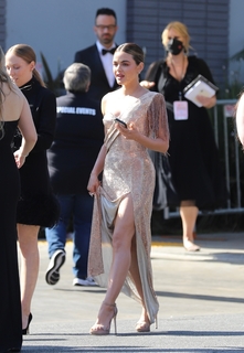 Lucy Hale feet photo thumbnail