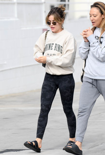 Lucy Hale feet photo thumbnail