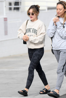 Lucy Hale feet photo thumbnail