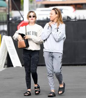 Lucy Hale feet photo thumbnail