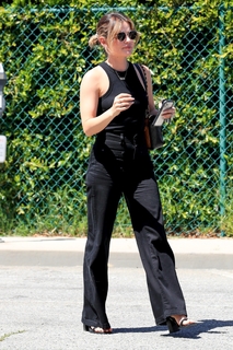 Lucy Hale feet photo thumbnail