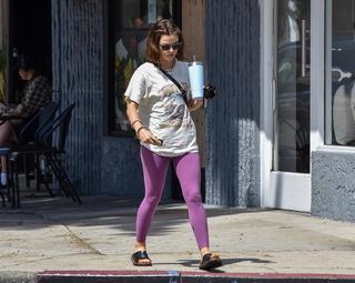 Lucy Hale feet photo thumbnail