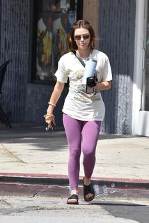 Lucy Hale feet photo thumbnail