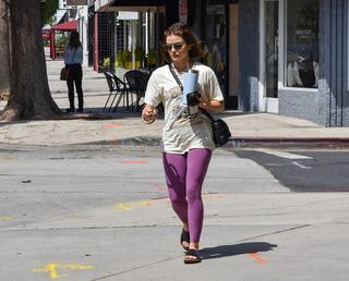 Lucy Hale feet photo thumbnail