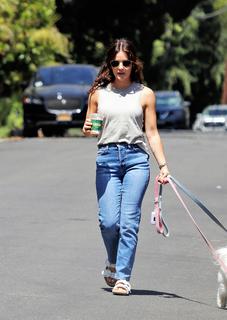 Lucy Hale feet photo thumbnail