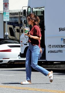 Lucy Hale feet photo thumbnail