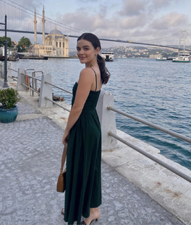 Lucy Hale feet photo thumbnail