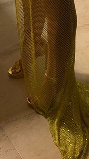 Lucy Hale feet photo thumbnail