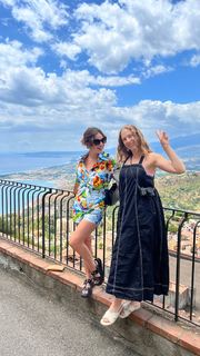 Lucy Hale feet photo thumbnail