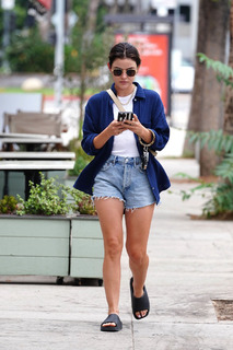 Lucy Hale feet photo thumbnail