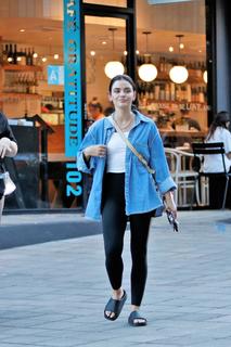 Lucy Hale feet photo thumbnail